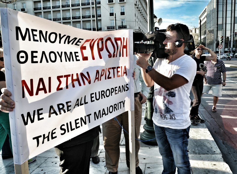 Thousands rally in Athens for Greece to stay in Europe | iefimerida.gr 0
