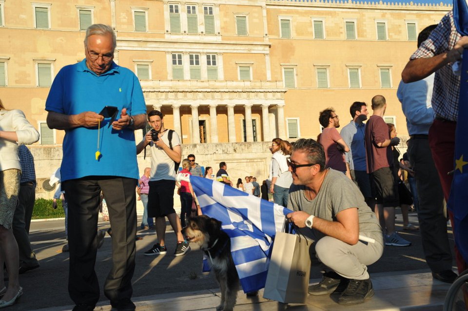 Thousands rally in Athens for Greece to stay in Europe | iefimerida.gr 5
