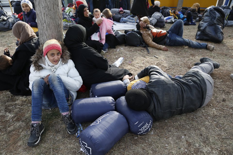 Επτά υπουργοί εκτάκτως στο Μαξίμου για το προσφυγικό - Χάος στην Ελλάδα | iefimerida.gr 6