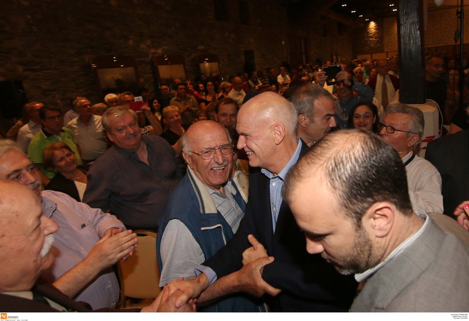 Τι απάντησε ο Γιώργος Παπανδρέου στα σχόλια για το μουστάκι του | iefimerida.gr 0