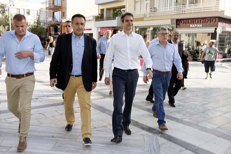 Μητσοτάκης: Εγώ στο λαϊκό Μενίδι, ο Τσίπρας στο Μουσείο Ακρόπολης | iefimerida.gr 2