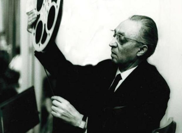 Σαν Σήμερα -1996: Ο δήμαρχος της Καλύμνου υψώνει την ελληνική σημαία στα Ιμια | iefimerida.gr 5