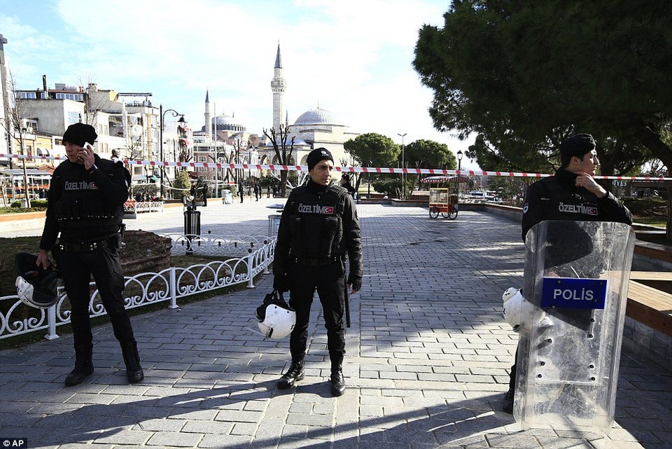 Ερντογάν: 28χρονος Σύρος ο βομβιστής αυτοκτονίας που αιματοκύλησε την Κωνσταντινούπολη | iefimerida.gr 0