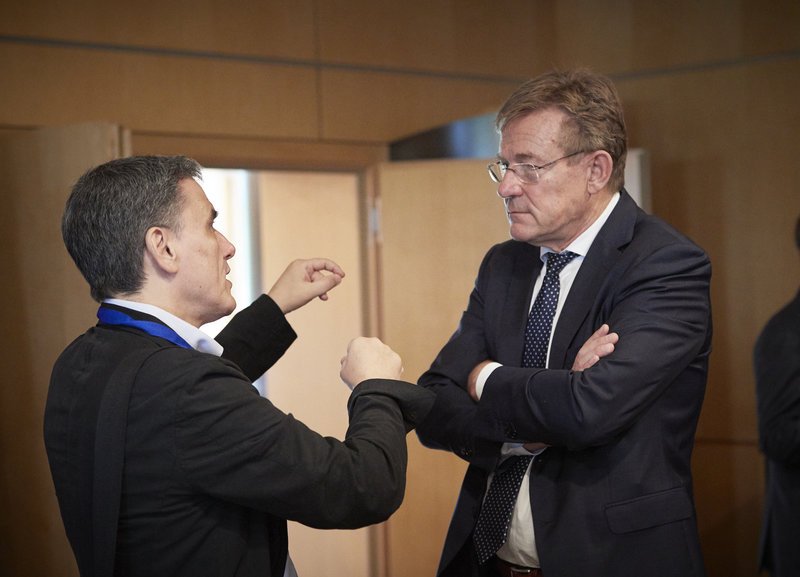 Ο Ευκλείδης Τσακαλώτος με τον ΥΠΟΙΚ του Βελγίου Γιόχαν Βαν Οβερτβελντ