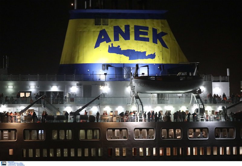 Ολονύχτιο θρίλερ με φωτιά εν πλω για 875 επιβάτες του «Ελ. Βενιζέλος» | iefimerida.gr 7