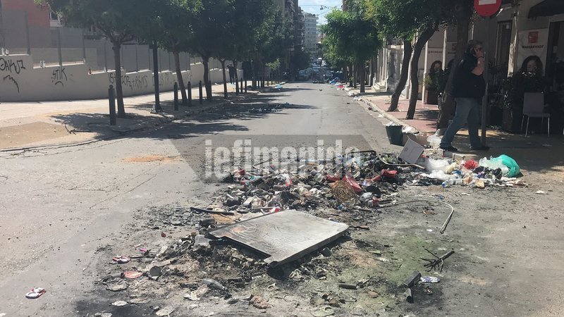 Οπαδοί του ΠΑΟΚ με full face πετούσαν μέσα από τα λεωφορεία μπουκάλια σε αυτοκίνητα στο κέντρο της Αθήνας | iefimerida.gr 4