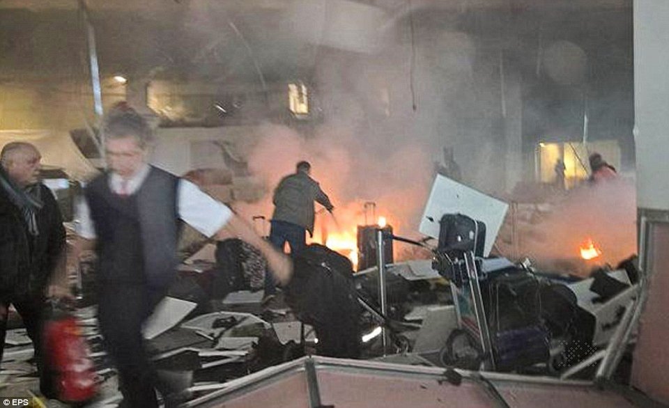 Οι Βρυξέλλες μετά το μακελειό -Ανθρωποκυνηγητό για τον 3ο ύποπτο | iefimerida.gr 5