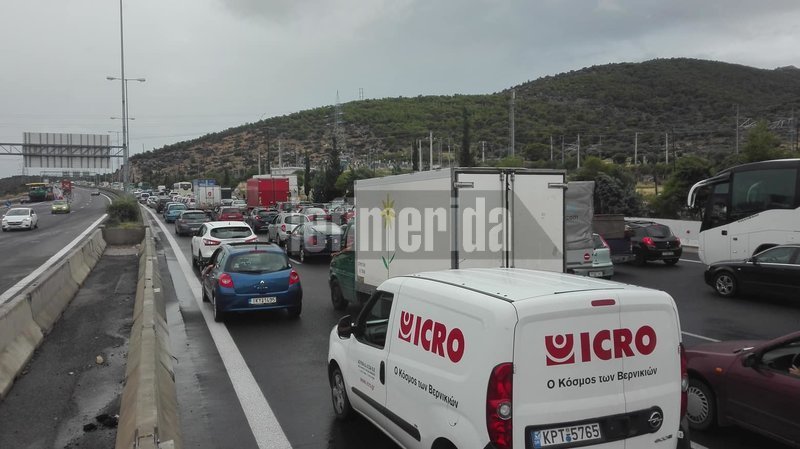 «Θάφτηκε» ξανά στη λάσπη η Δυτική Αττική -Πάνω από 90 κτίρια πλημμύρισαν | iefimerida.gr 3