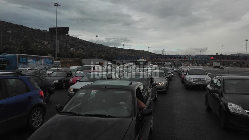 «Θάφτηκε» ξανά στη λάσπη η Δυτική Αττική -Πάνω από 90 κτίρια πλημμύρισαν | iefimerida.gr 1