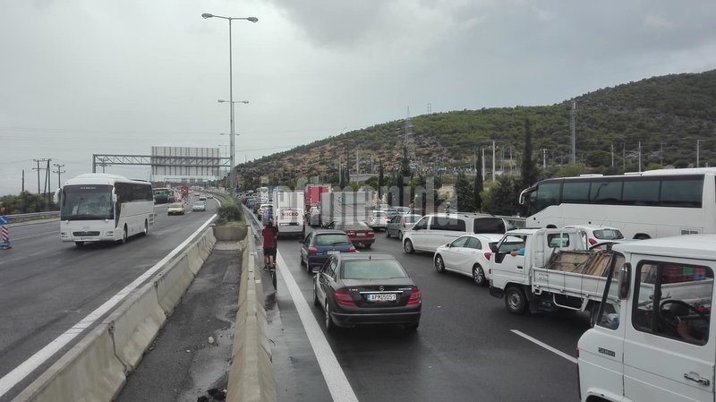 «Θάφτηκε» ξανά στη λάσπη η Δυτική Αττική -Πάνω από 90 κτίρια πλημμύρισαν | iefimerida.gr 0