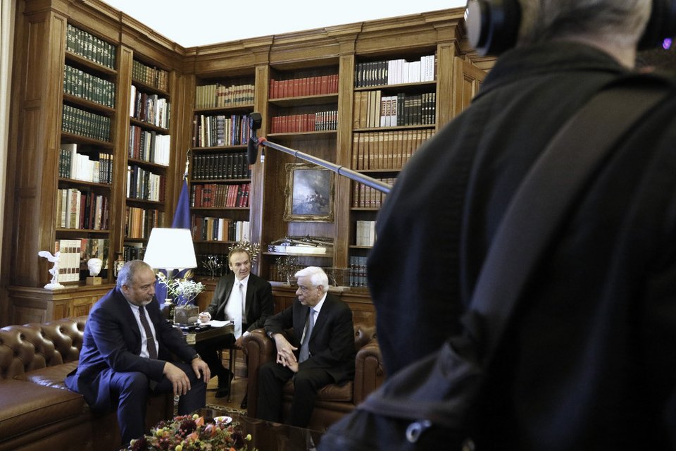 Ηχηρό μήνυμα Παυλόπουλου: Η καλή γειτονία προϋποθέτει σεβασμό του Διεθνούς Δικαίου | iefimerida.gr 0