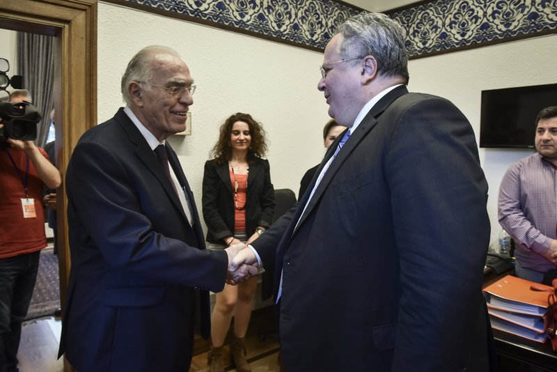 Λεβέντης μετά τη συνάντηση με Κοτζιά: «Η κυβέρνηση να πείσει την ΠΓΔΜ να αλλάξει τη θέση της» | iefimerida.gr 0
