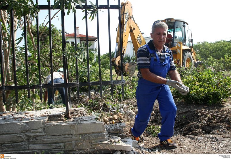 Από έναν... μαντρότοιχο στη Χαλκιδική ξεκίνησε η «μάχη» με τα αυθαίρετα | iefimerida.gr 7