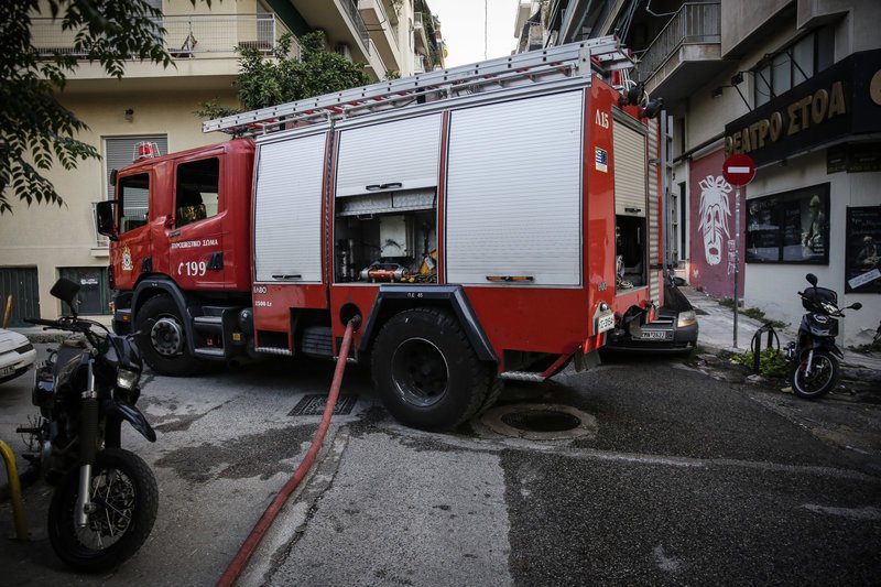 Φωτιά σε διαμέρισμα στου Ζωγράφου -Απεγκλώβισαν ηλικιωμένη | iefimerida.gr 2