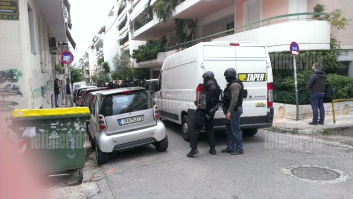 Συνελήφθη ο Αλβανός πιστολέρο με το καλάσνικοφ | iefimerida.gr 4