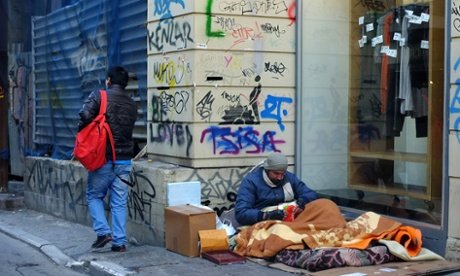 Guardian: Ανθρωποι άστεγοι στους δρόμους της Αθήνας που πριν είχαν μια καλή δουλειά | iefimerida.gr 3