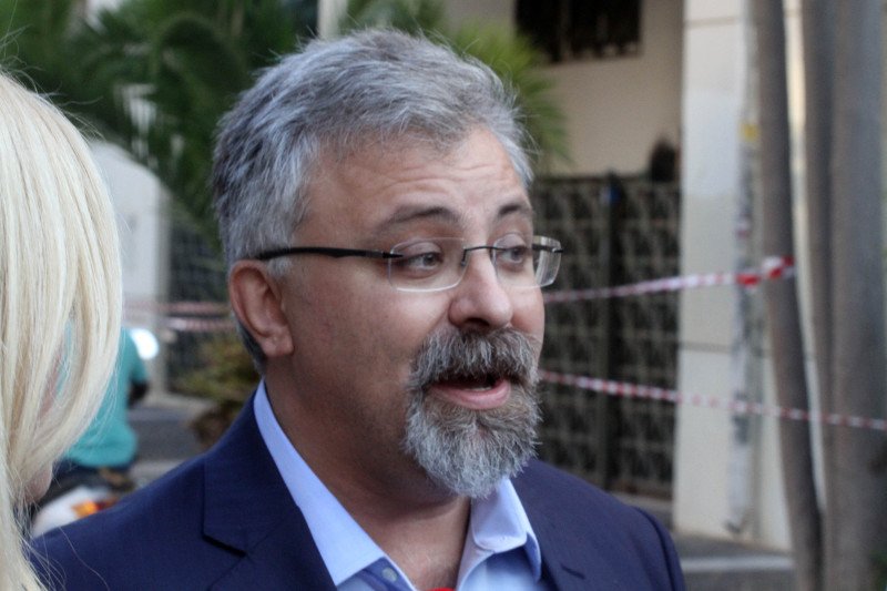 ΓΓ Τύπου: Με βαλίτσες έφθασαν οι 8 καναλάρχες για τις 4 τηλεοπτικές άδειες | iefimerida.gr 5