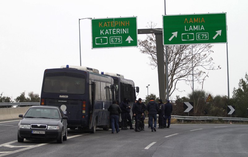 Αγριεύουν οι αγρότες: Κλείνουν επ' αόριστον το ρεύμα προς Αθήνα, στον κόμβο της Νίκαιας | iefimerida.gr 1