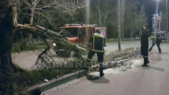 Θυελλώδεις άνεμοι 132 χιλιομέτρων/ώρα «σάρωσαν» τη χώρα | iefimerida.gr 28