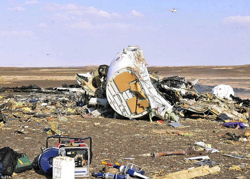 Το Airbus με τους 224 επιβαίνοντες διαλύθηκε στον αέρα - Τι λένε οι εμπειρογνώμονες | iefimerida.gr 11