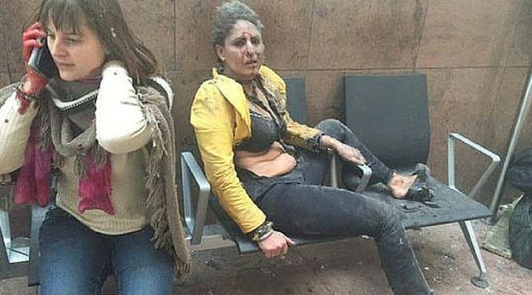 Βρυξέλλες: Οι πρώτες φωτογραφίες με τραυματισμένους μετά την έκρηξη στο αεροδρόμιο | iefimerida.gr 0