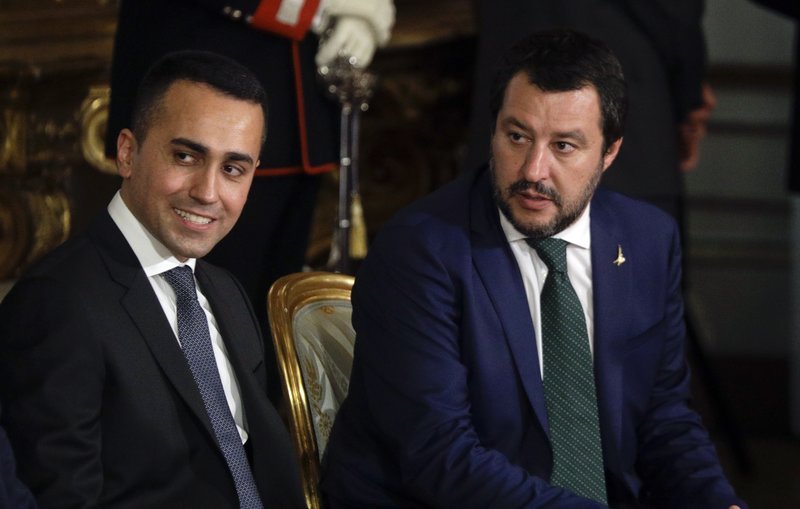 Ιταλία: Οι εικόνες από την ορκωμοσία της νέας κυβέρνησης -Χαμόγελα και αμηχανία | iefimerida.gr 6