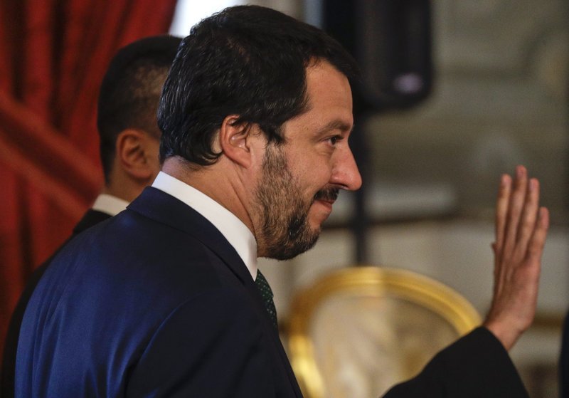 Ιταλία: Οι εικόνες από την ορκωμοσία της νέας κυβέρνησης -Χαμόγελα και αμηχανία | iefimerida.gr 7