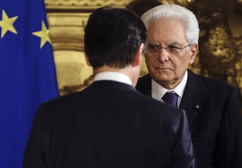 Ιταλία: Οι εικόνες από την ορκωμοσία της νέας κυβέρνησης -Χαμόγελα και αμηχανία | iefimerida.gr 0