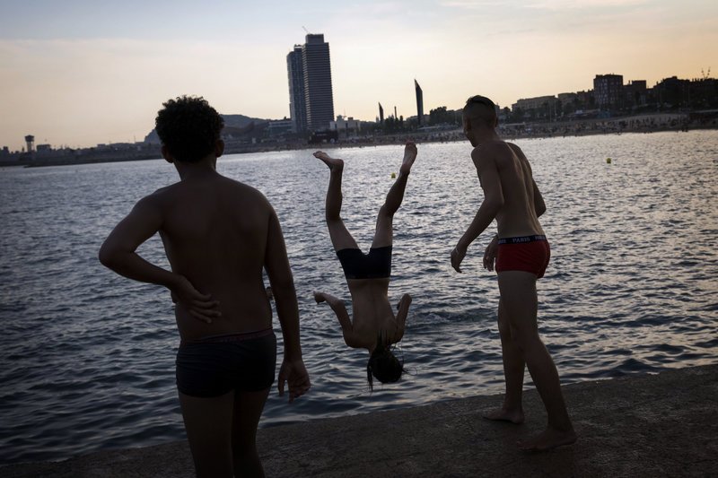 «Καμίνι που βράζει» η Ευρώπη από τον καύσωνα - «Κόκκινη προειδοποίηση» σε Ισπανία-Πορτογαλία | iefimerida.gr 8