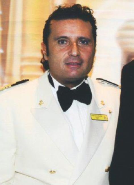 Ο καπετάνιος του Costa Concordia, ο πιο μισητός άντρας της Ιταλίας | iefimerida.gr 0