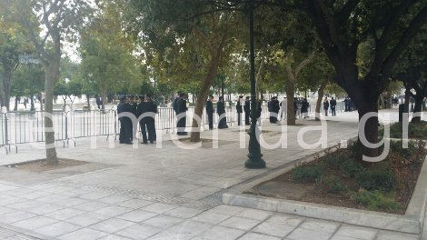 28η Οκτωβρίου: Παρέλαση με κάγκελα και θεατές αστυνομικούς και επισήμους | iefimerida.gr 14