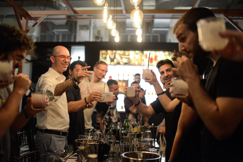 Athens Fine Drinking by World Class: Τι είναι αυτή η γιορτή όπου 32 μπαρ της Αθήνας γίνονται... ένα | iefimerida.gr 1