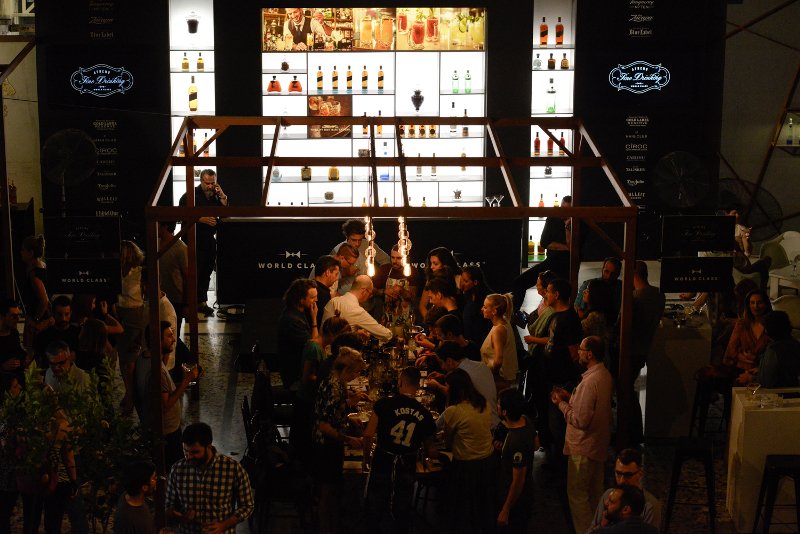 Athens Fine Drinking by World Class: Τι είναι αυτή η γιορτή όπου 32 μπαρ της Αθήνας γίνονται... ένα | iefimerida.gr 3
