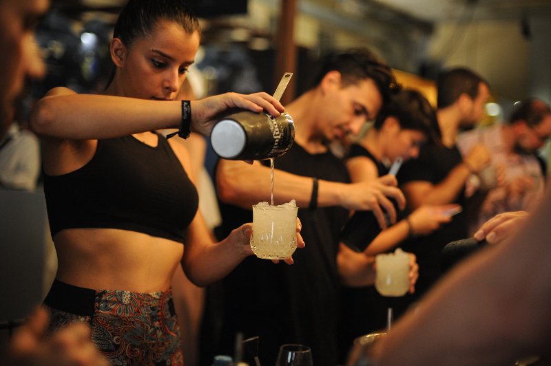 Athens Fine Drinking by World Class: Τι είναι αυτή η γιορτή όπου 32 μπαρ της Αθήνας γίνονται... ένα | iefimerida.gr 0