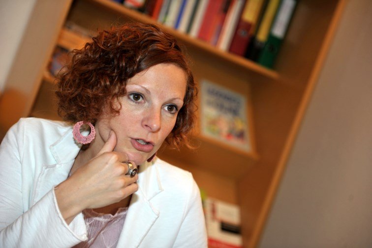 Βέλγιο: Η υπουργός Παιδείας που αγαπάει υπερβολικά τη μπύρα | iefimerida.gr 0