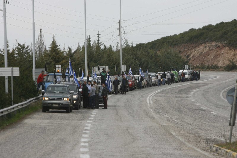 Μπράλος, Τέμπη, Ισθμός κλειστά -Αγριεύουν οι αγρότες | iefimerida.gr 6