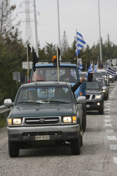 Μπράλος, Τέμπη, Ισθμός κλειστά -Αγριεύουν οι αγρότες | iefimerida.gr 5