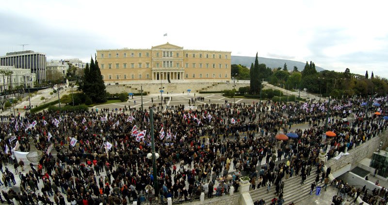 Kουκουλοφόροι προσπάθησαν να διαλύσουν τη διαδήλωση στην Αθήνα | iefimerida.gr 19