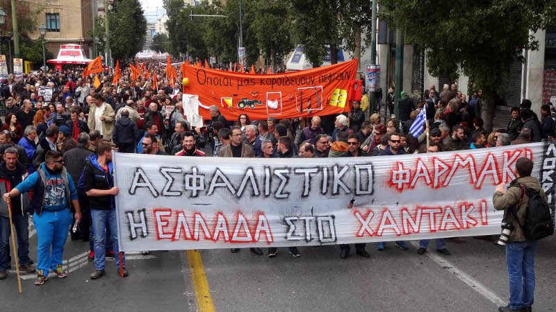 Kουκουλοφόροι προσπάθησαν να διαλύσουν τη διαδήλωση στην Αθήνα | iefimerida.gr 14