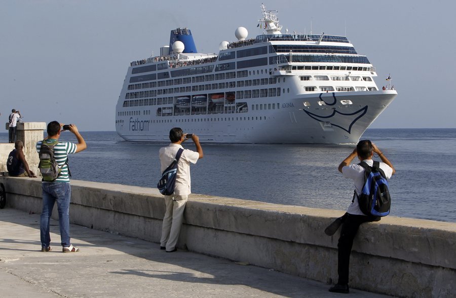 Αμερικανικό κρουαζιερόπλοιο ταξίδεψε στην Κούβα -Το πρώτο εδώ και 50 χρόνια | iefimerida.gr 2