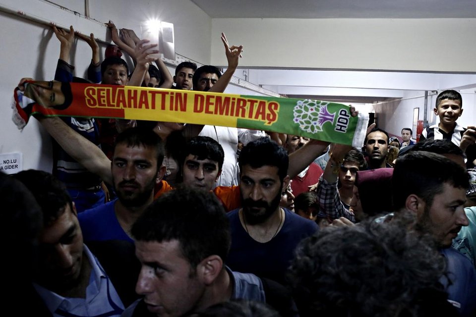 Εκλογές στην Τουρκία: Η πανωλεθρία του Ερντογάν και ο θρίαμβος των Κούρδων | iefimerida.gr 5