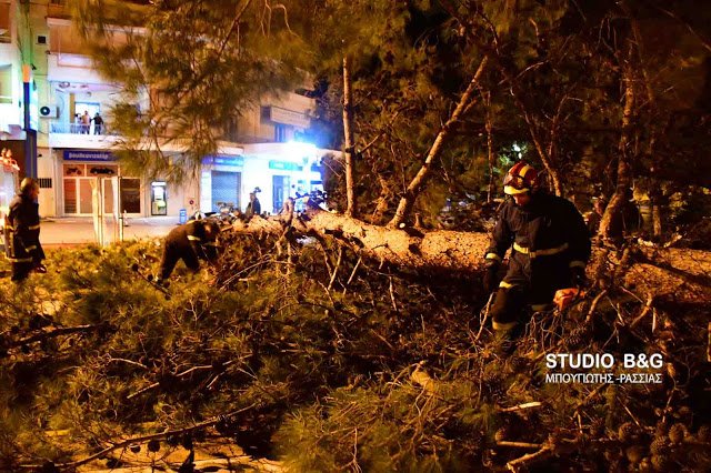 Θυελλώδεις άνεμοι 132 χιλιομέτρων/ώρα «σάρωσαν» τη χώρα | iefimerida.gr 17
