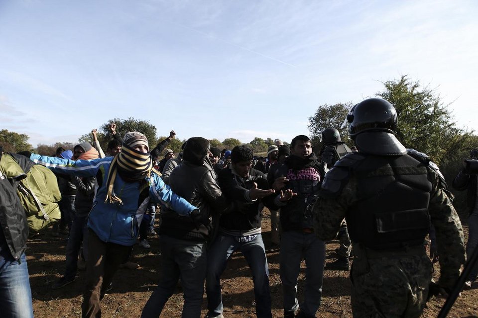 Χάος στην Ειδομένη: Οι πρόσφυγες δεν μπαίνουν στο τρένο για Αθήνα | iefimerida.gr 0