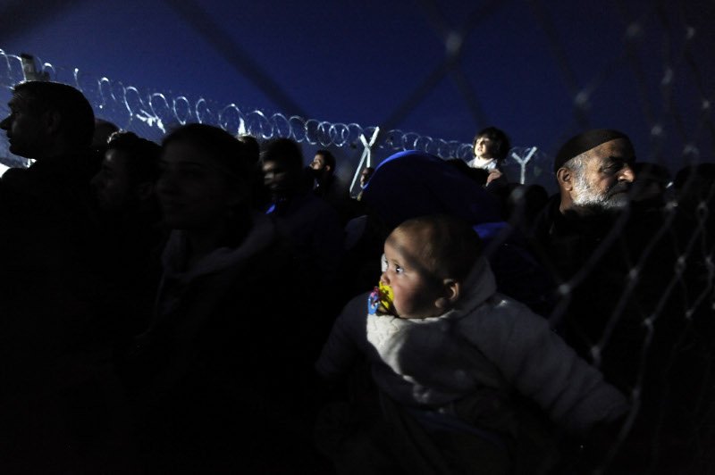Ασφυξία στην Ειδομένη -Μόνο 400 πρόσφυγες άφησαν να περάσουν την Κυριακή στην ΠΓΔΜ | iefimerida.gr 0