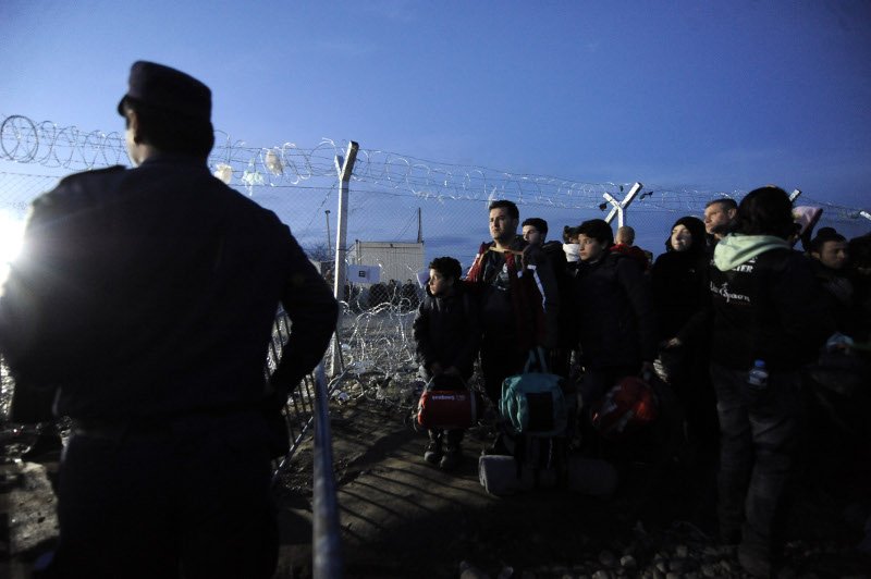 Ασφυξία στην Ειδομένη -Μόνο 400 πρόσφυγες άφησαν να περάσουν την Κυριακή στην ΠΓΔΜ | iefimerida.gr 3