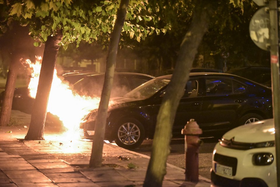 Εξάρχεια: Νύχτα άγριων επεισοδίων -Επίδειξη δύναμης των αντιεξουσιαστών | iefimerida.gr 1
