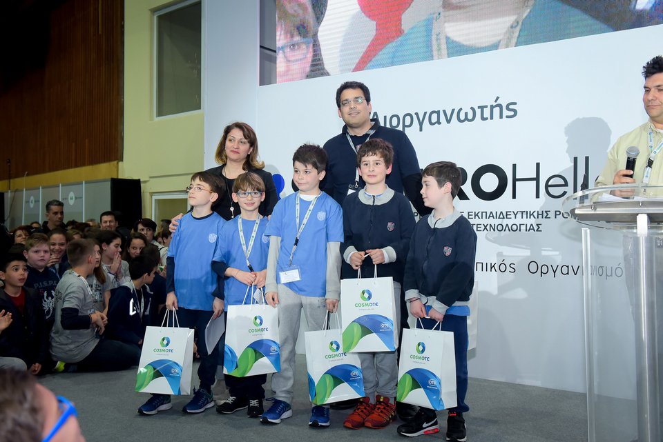 Μαθητές νικητές, με ρομπότ από το μέλλον! | iefimerida.gr 0