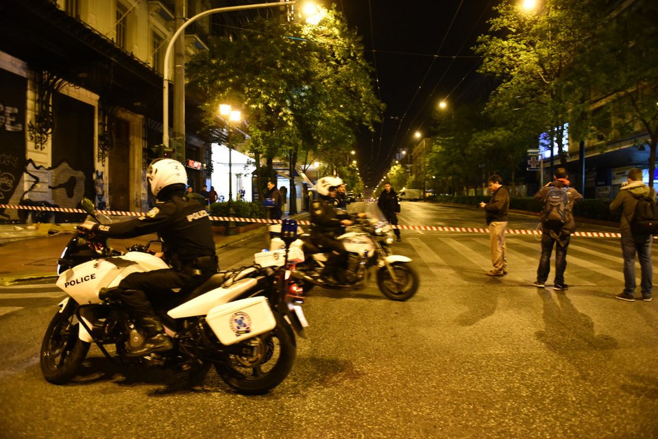 Εκρηξη βόμβας στο κέντρο της Αθήνας -Εξω από γραφεία τράπεζας | iefimerida.gr 10