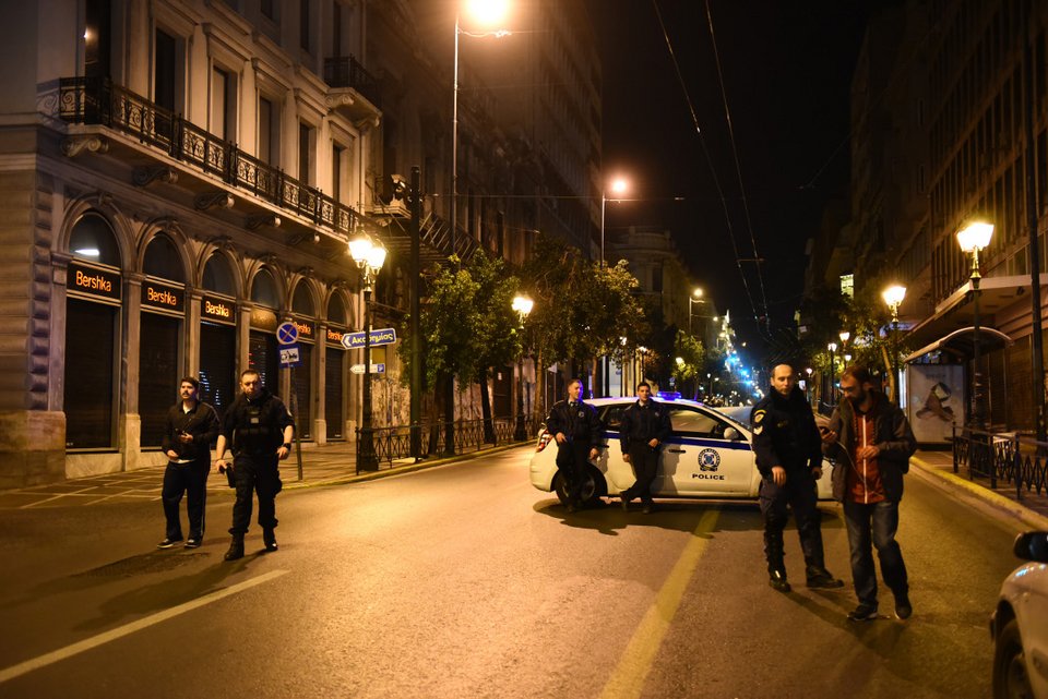 Εκρηξη βόμβας στο κέντρο της Αθήνας -Εξω από γραφεία τράπεζας | iefimerida.gr 11