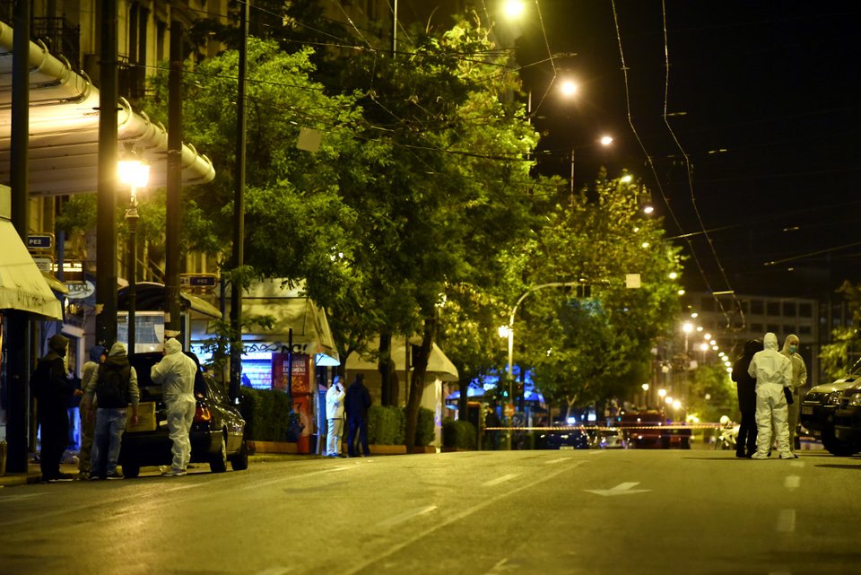 Εκρηξη βόμβας στο κέντρο της Αθήνας -Εξω από γραφεία τράπεζας | iefimerida.gr 2